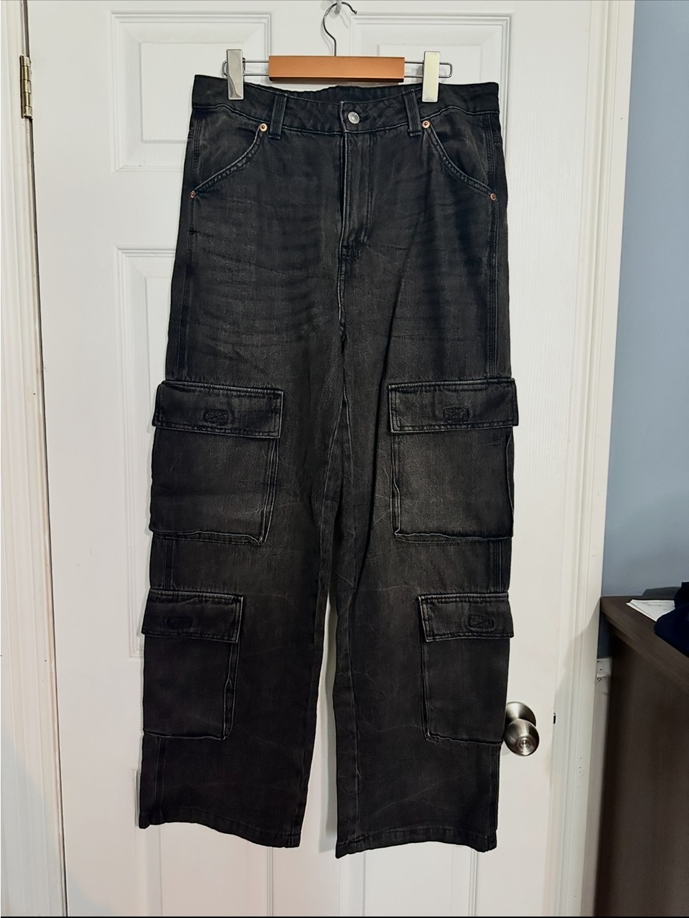 H&M Divided Black Wide Leg Cargo Jeans Size 8